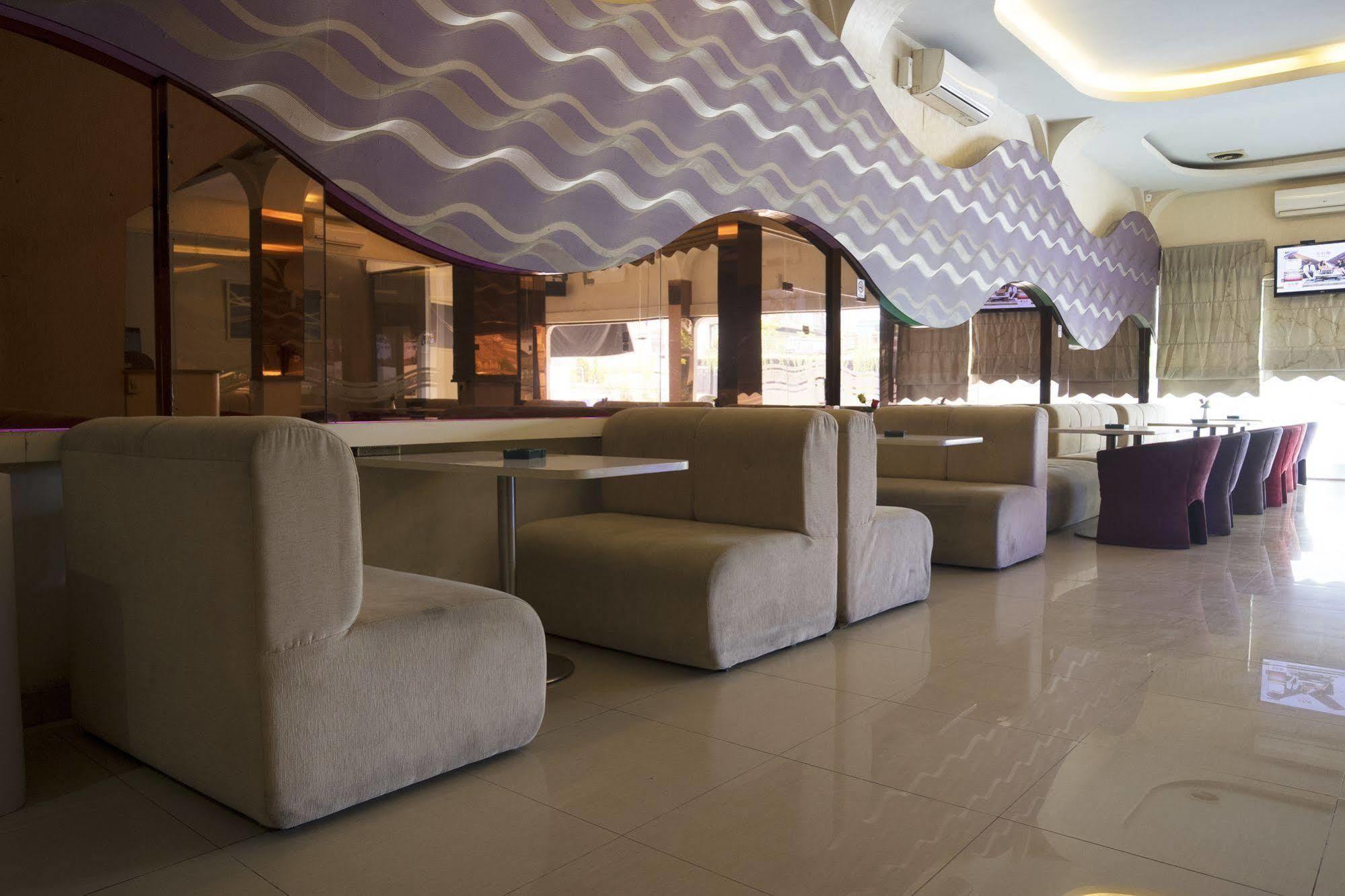 Hotel Candi Medan Exterior foto